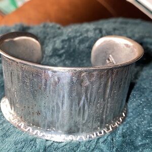 Rare-SILPADA gorgeous sterling silver cuff bracelet